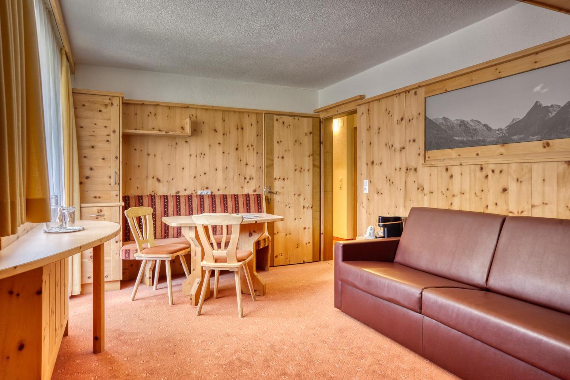 Hotel Jaegerhof Oetz Pokoj fotografie